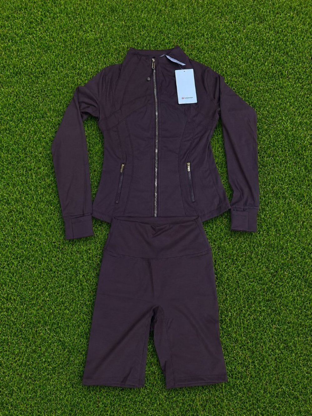 Lululemon Define Jacket NWT Women's Full Zip Stretch Activewear Thumbholes - Picture 3 of 3